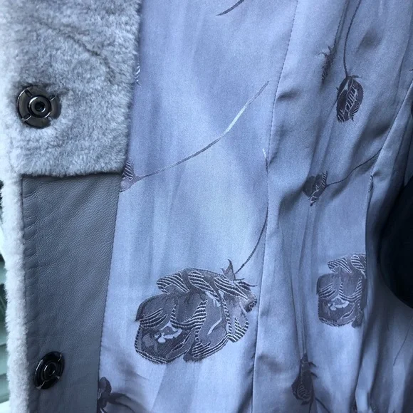 Sheepskin Fur Hooded Women's Coat. - Picture 8 of 14